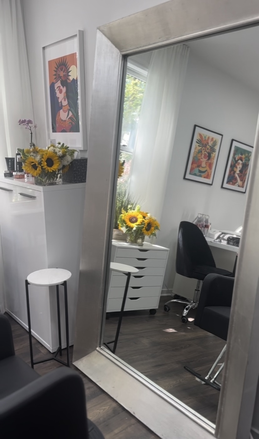 Studio mirror